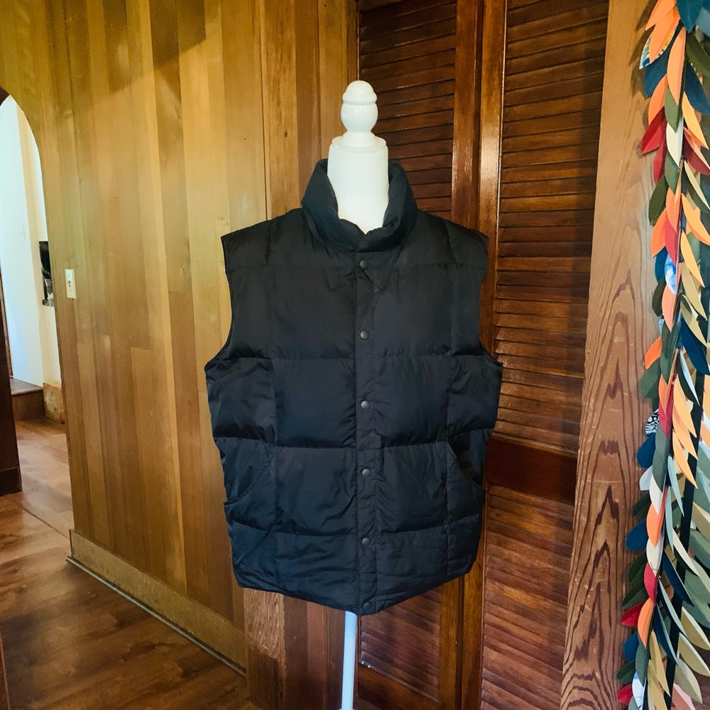 Lands End black goose down vest size large with working zipper and pockets